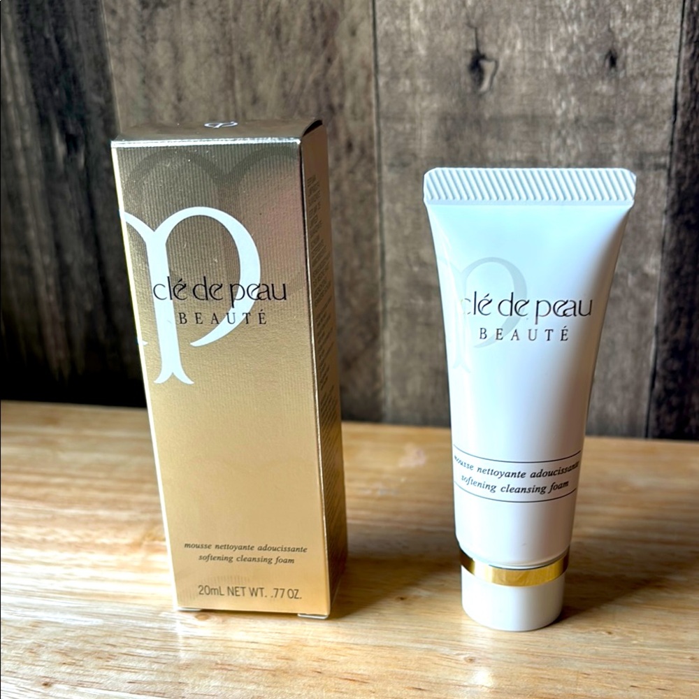 Cle de Peau